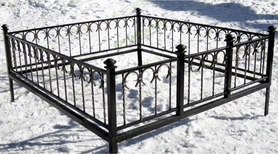 Кованый забор на кладбище 34018