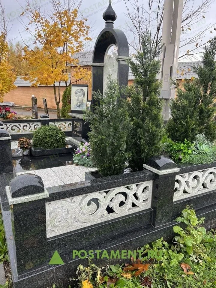 Резной цоколь