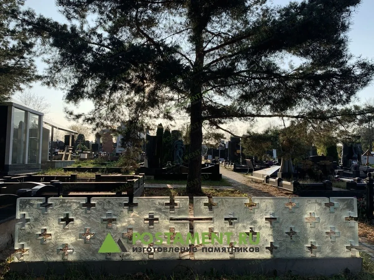 Стекло в мемориальной архитектуре