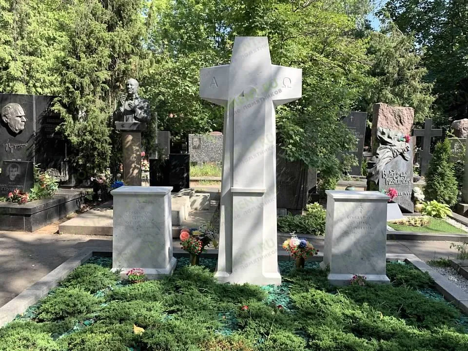 Крест из мрамора белого, авторская работа