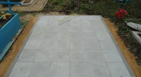 Как правильно уложить плитку на кладбище: пошаговый гайд