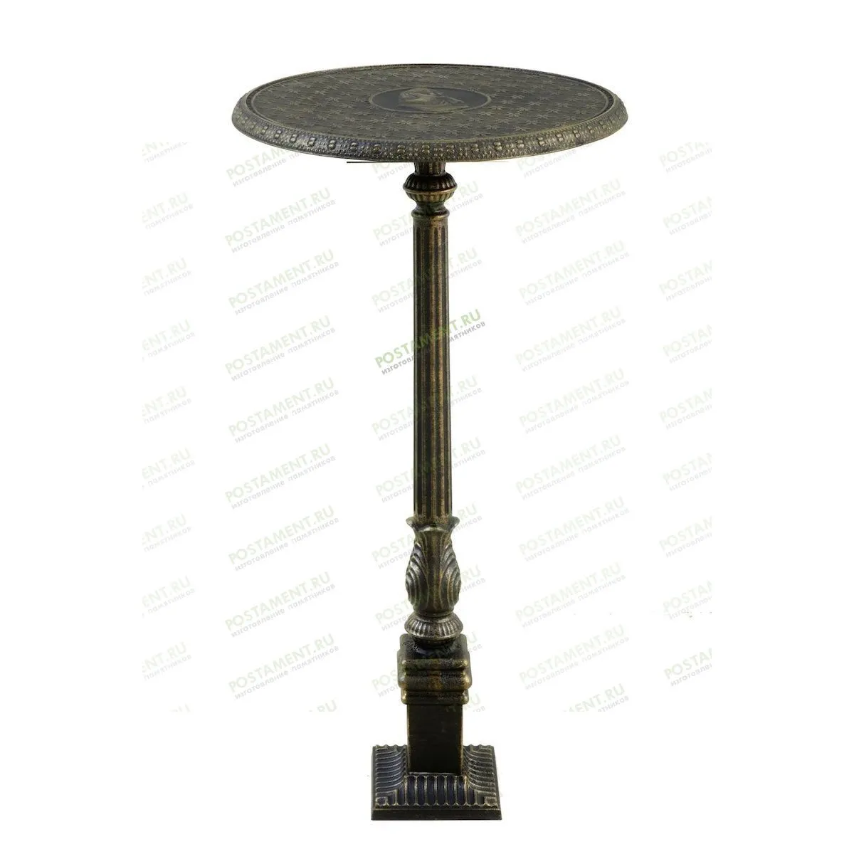 Столик круглый чугунный на кладбище 82964