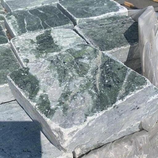 Брусчатка из Змеевика для мощения могилы